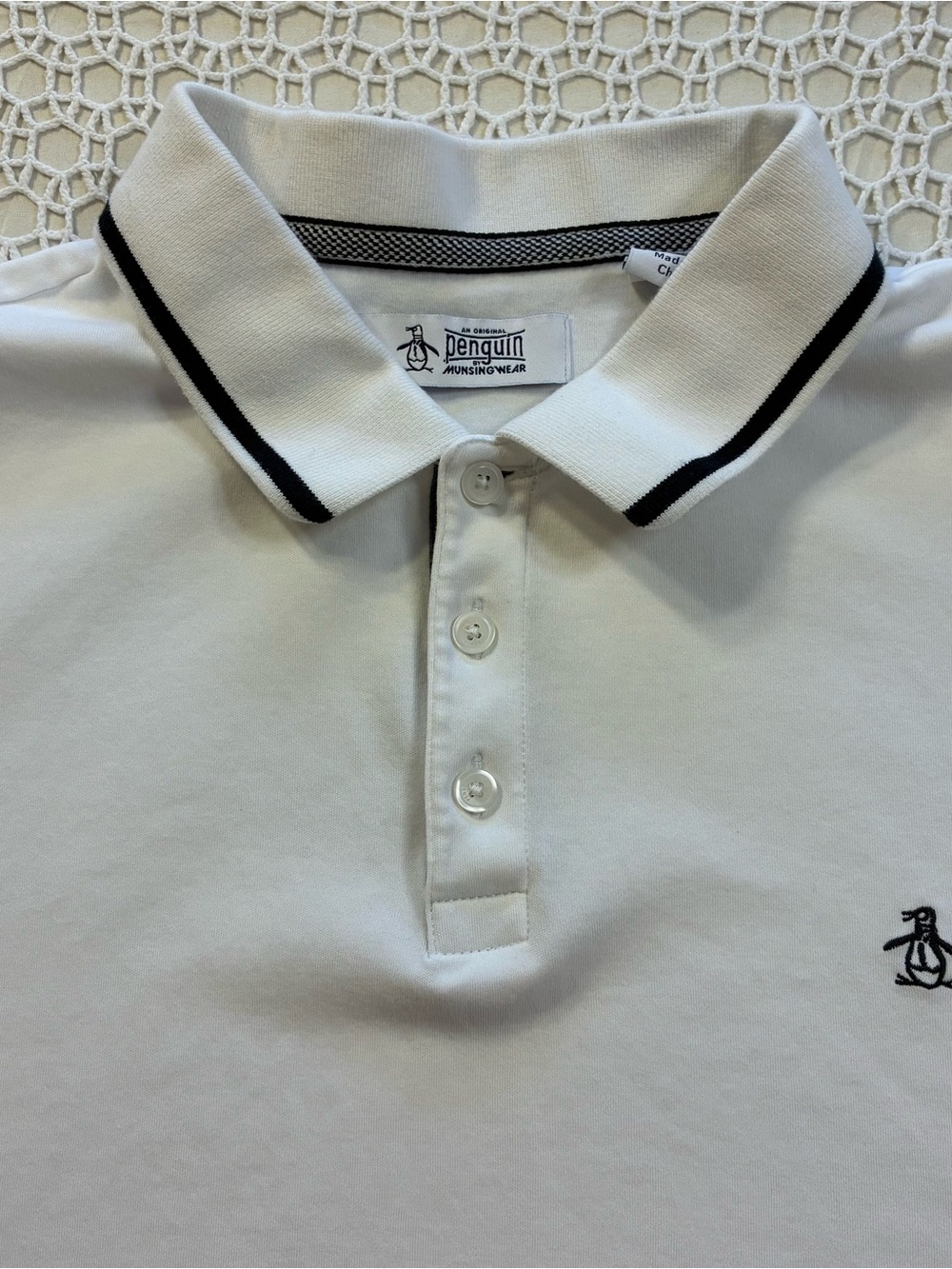 Original Penguin Munsingwear Men's XL White/Black Trim Cotton Polo Shirt w/ Logo